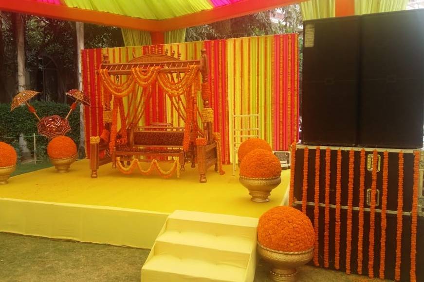 Photobooth Stage with Swing