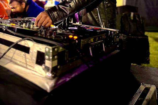DJ Robin
