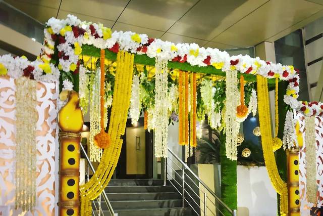 Entrance decor