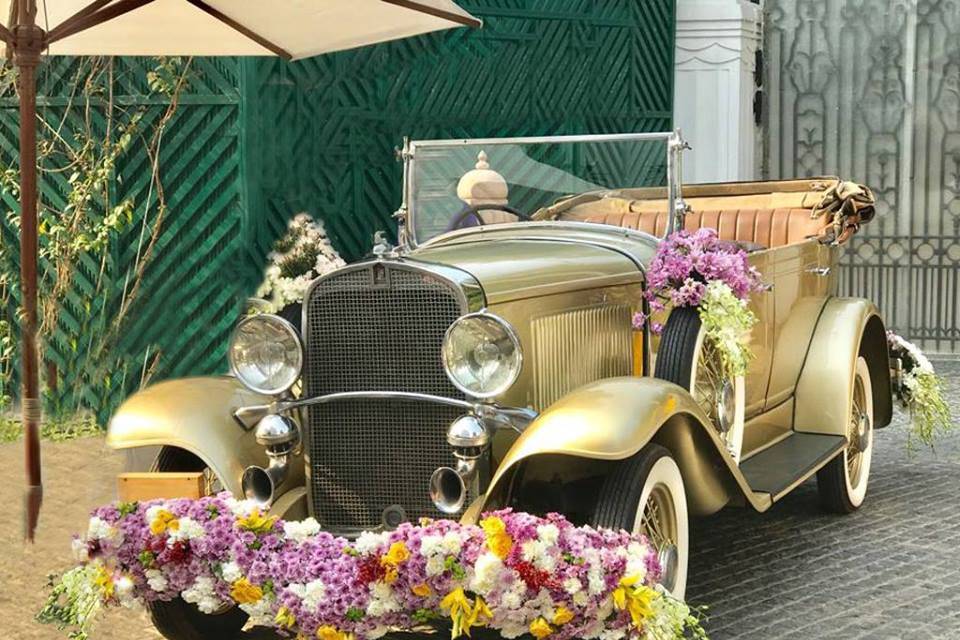 Vintage wedding car