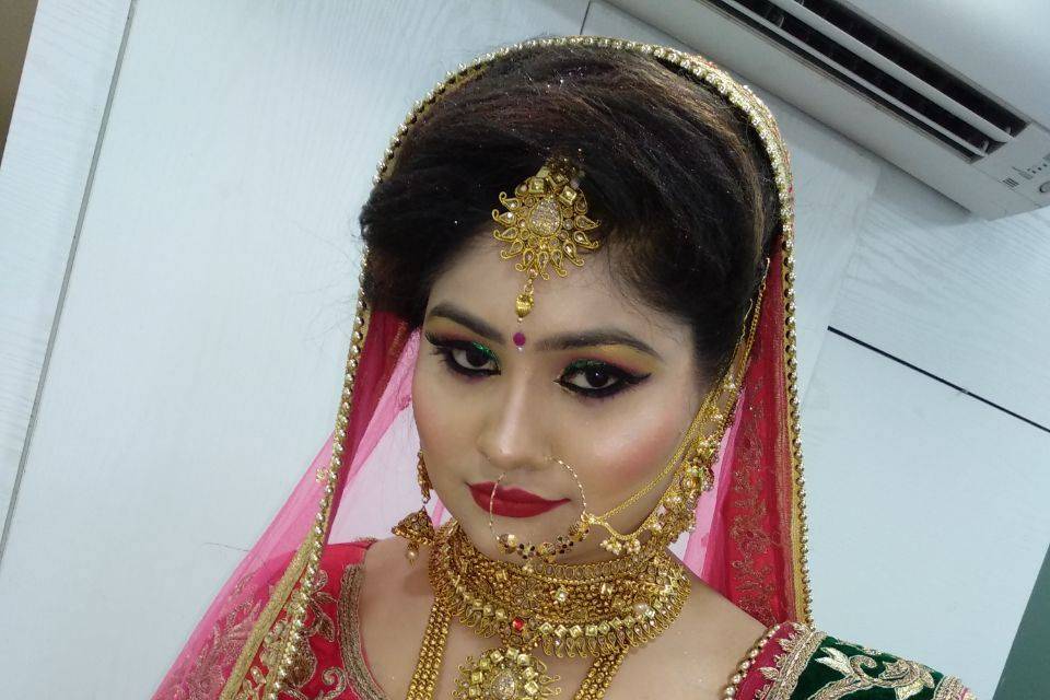 Akansha Makeovers