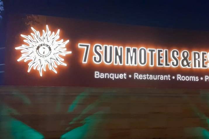7 Sun Motels & Resorts