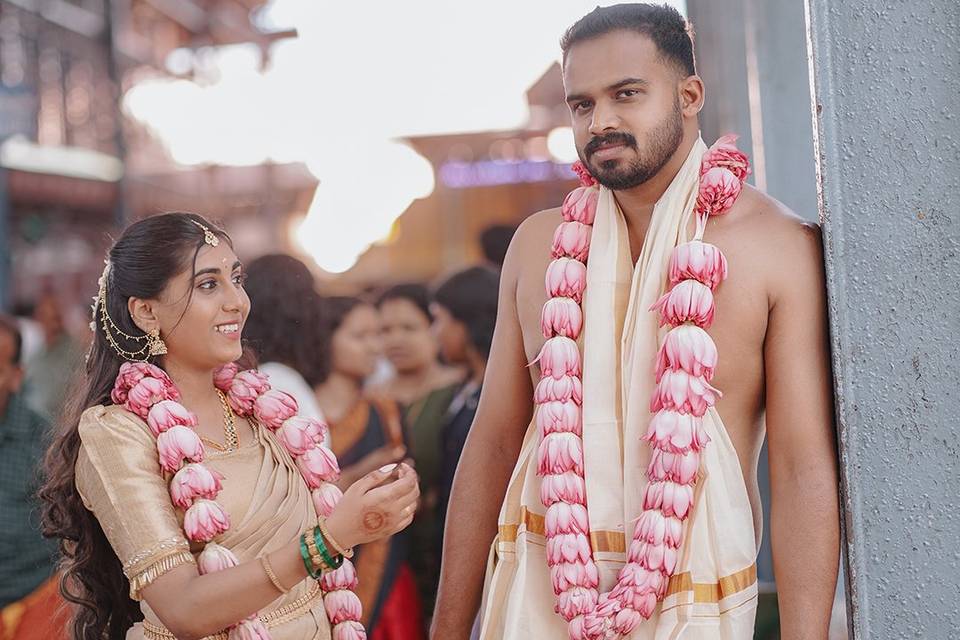 GURUVAYUR TEMPLE COUPLE PHOTO