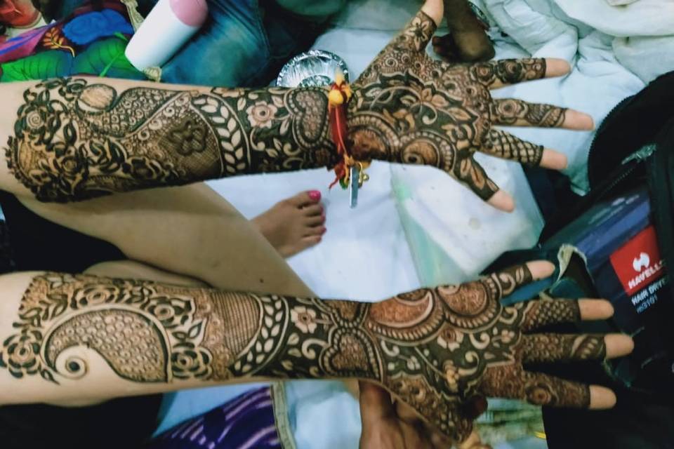 Anshu Bridal Mehndi Artist