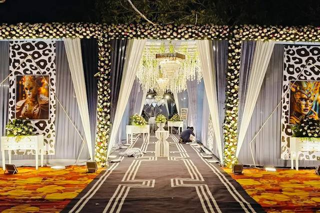 Entrance decor