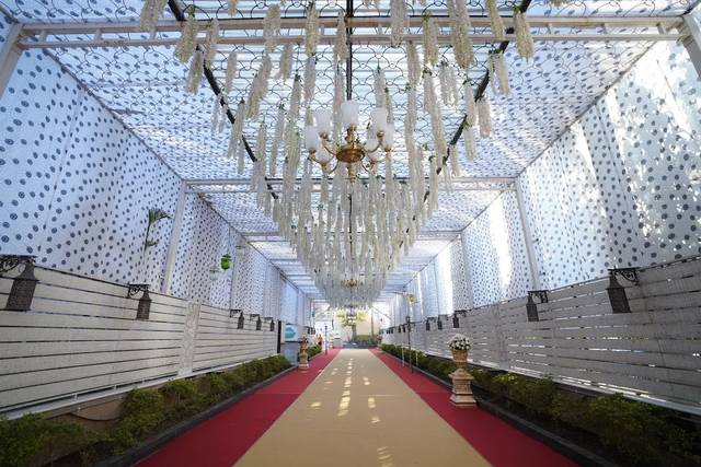 Entrance decor