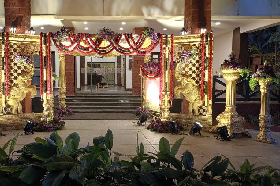 Entrance Decor