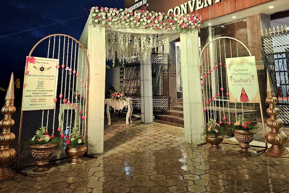 Entrance Decor