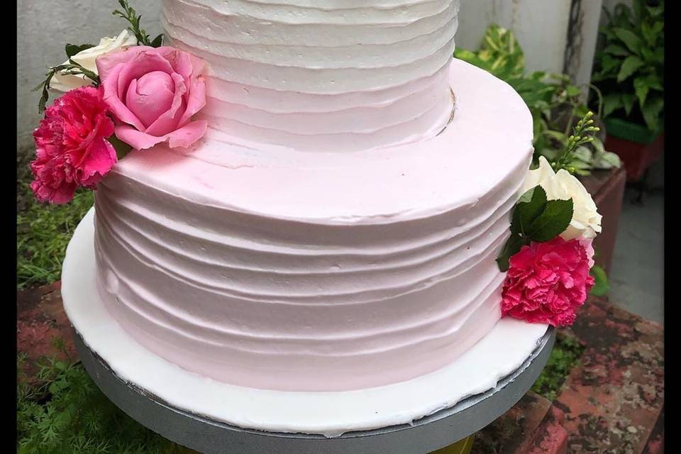 Indore newlyweds spend up to `80,000 on shaadi cakes! - Times of India