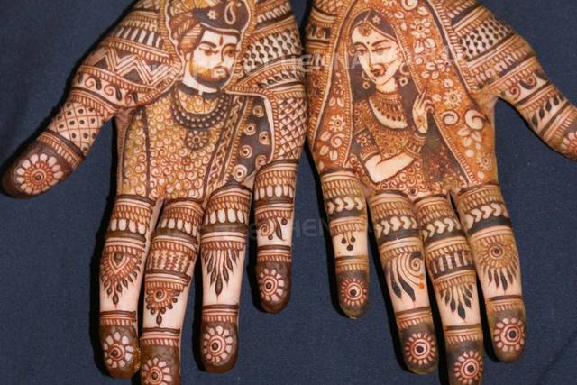 Best Bridal Mehndi artist in Surat Book your Order 📱 9773211298 | Latest  bridal mehndi designs, Bridal mehndi, Henna designs