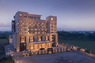 Essentia Luxury Hotel and Convention Center Nagpur