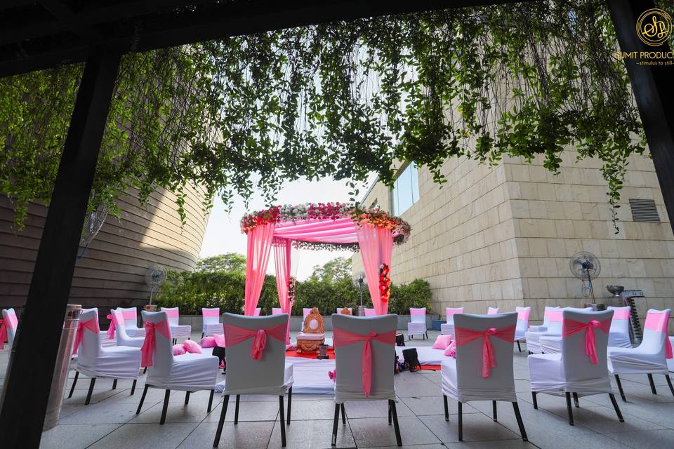 MANDAP WITH SEATING