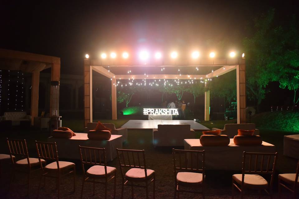 PERFORMANCE STAGE