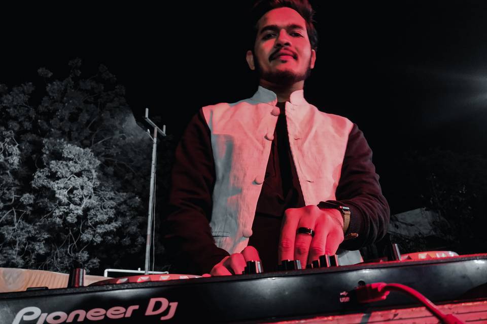 DJ Dipakon, Udaipur