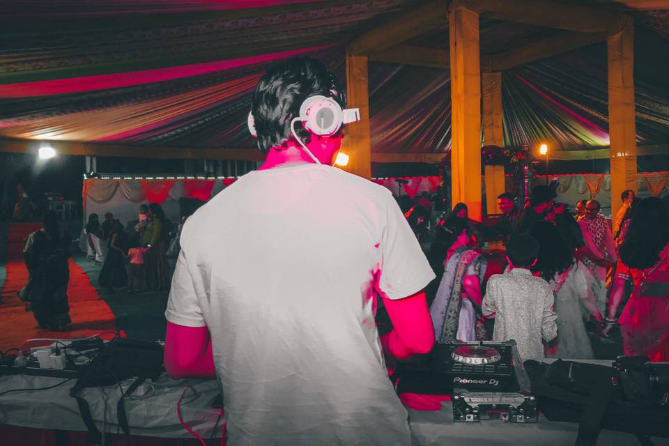 DJ Dipakon