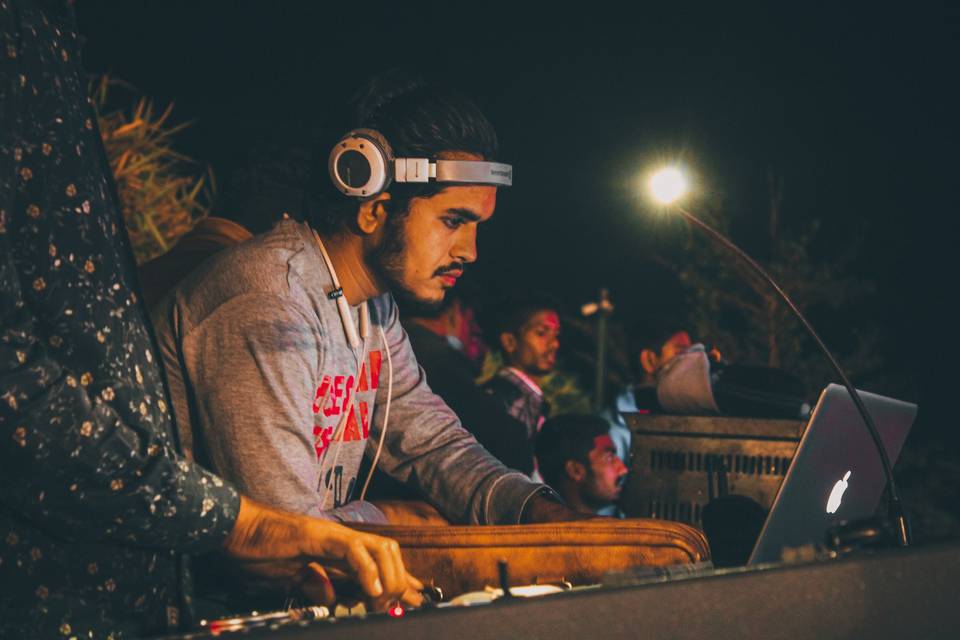 DJ Dipakon