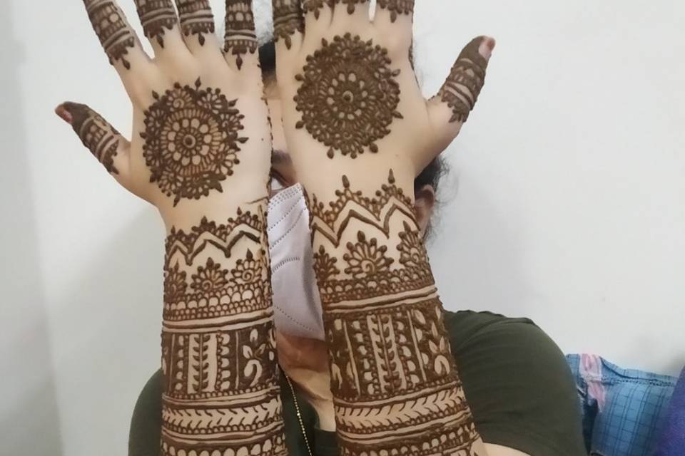 Engagement back hand