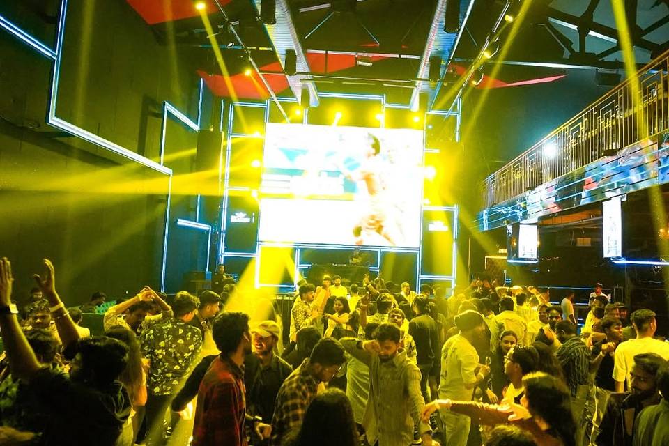 DJ Vic - live at Opus 3