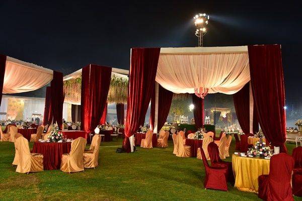 Lawn wedding lounge decor