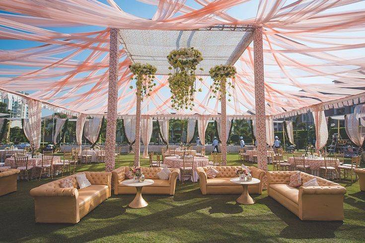 Summer vibes wedding decor