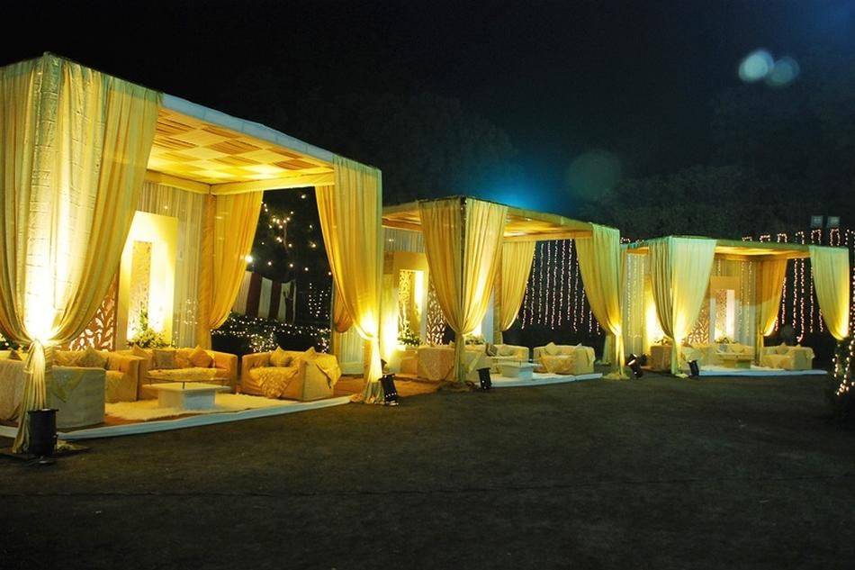 Lawn wedding lounge