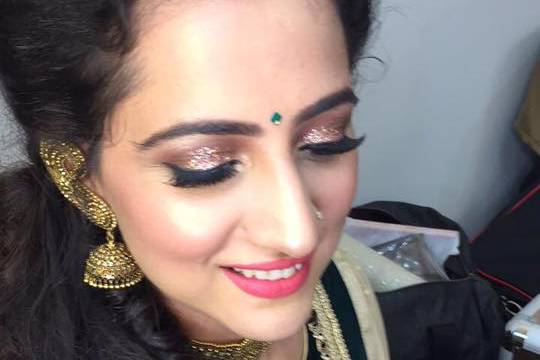 Wakeup to Makeup by Pallavi Dua