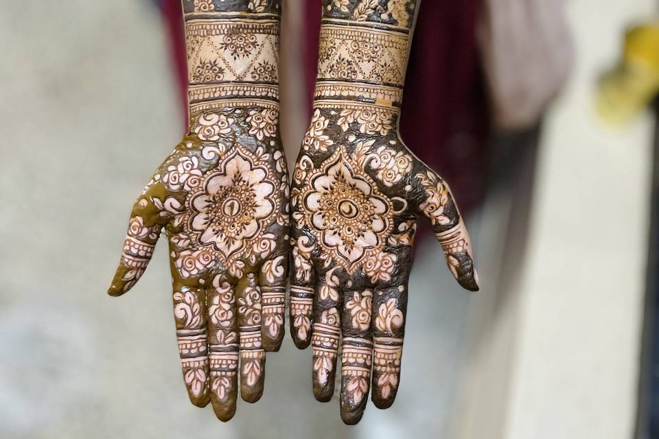 Bridal henna