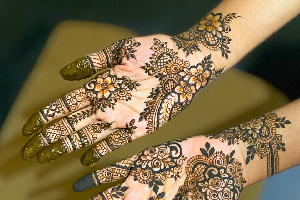 Semi bridal henna