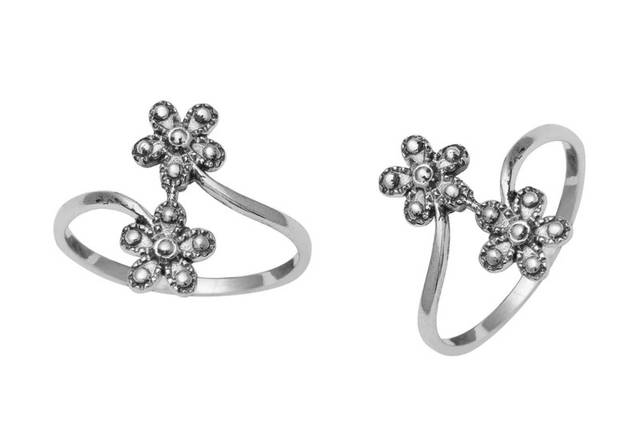 Toe rings