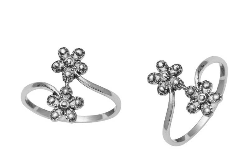 Toe rings