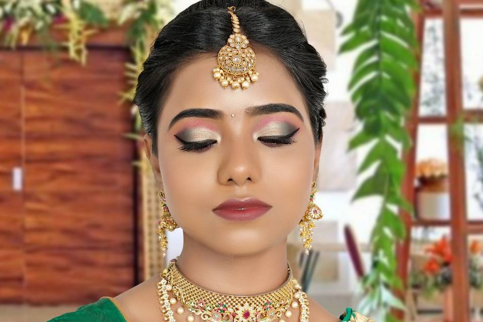 South Indian bride makeup