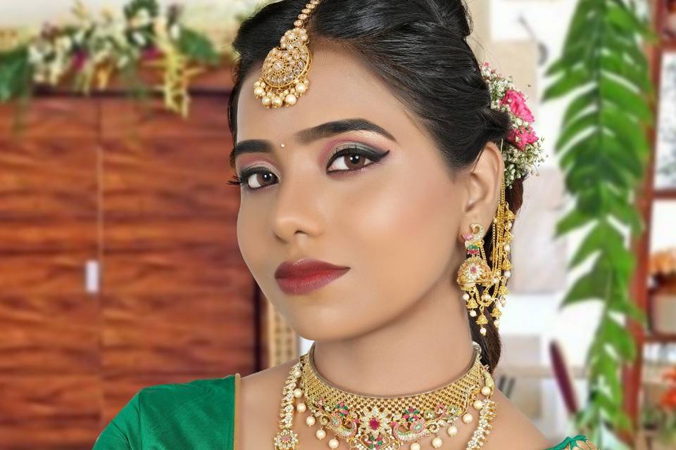 South Indian bride makeup and