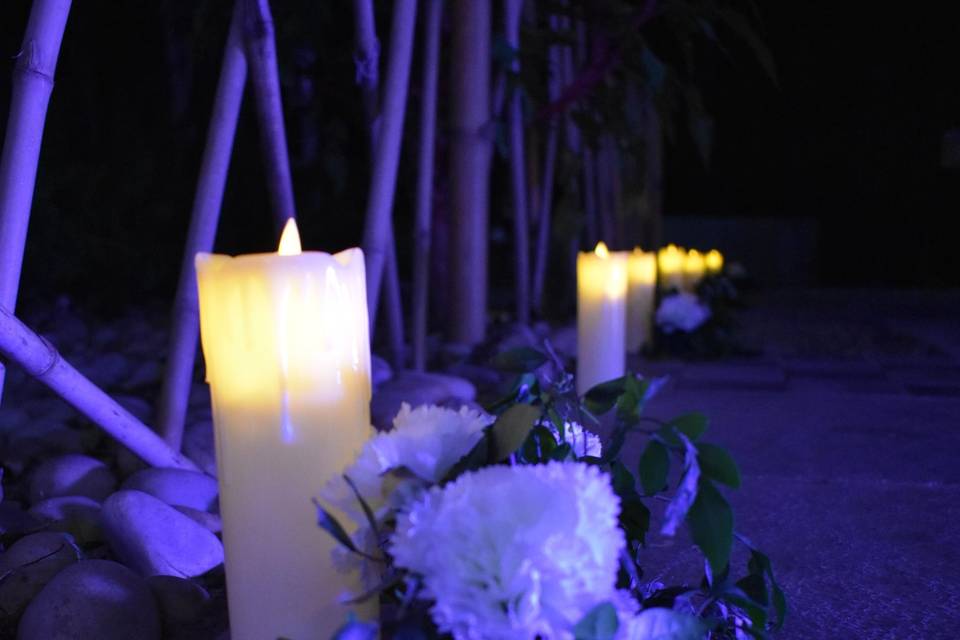 Pathway decor by using candles