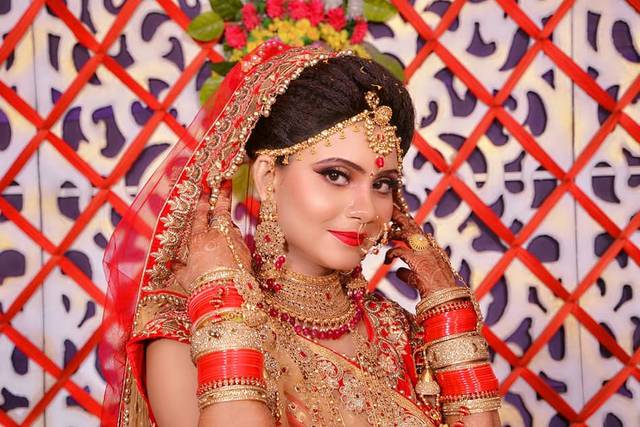 Charming Bridal Makeup And Wardrobe