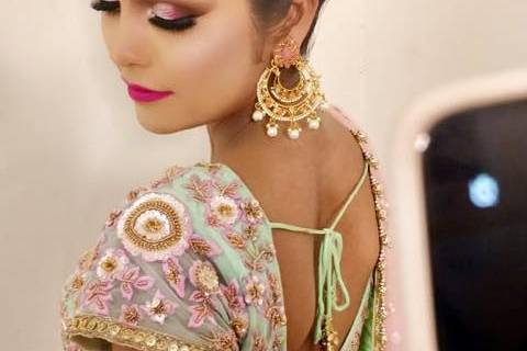 Charming Bridal Makeup And Wardrobe