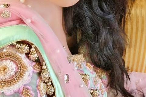 Charming Bridal Makeup And Wardrobe