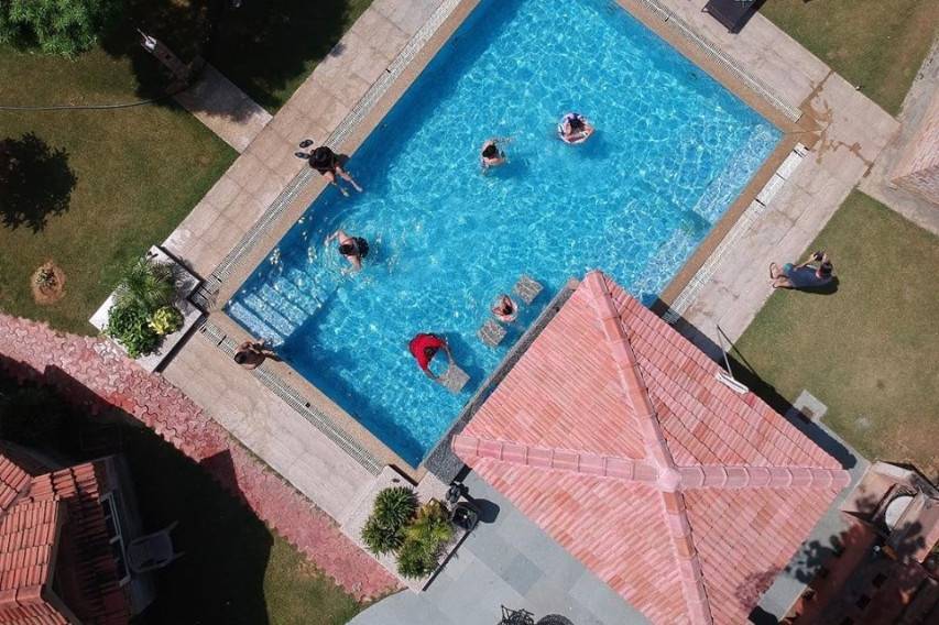 Swimming pool