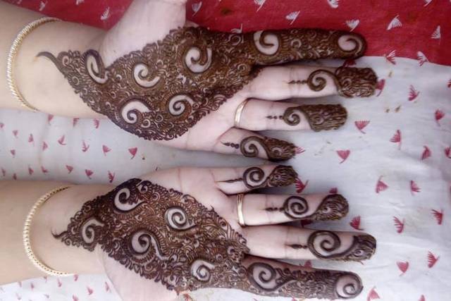 Poonam Agarwal Mehndi Designs