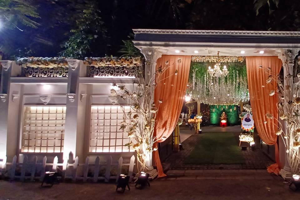 Entrance decor