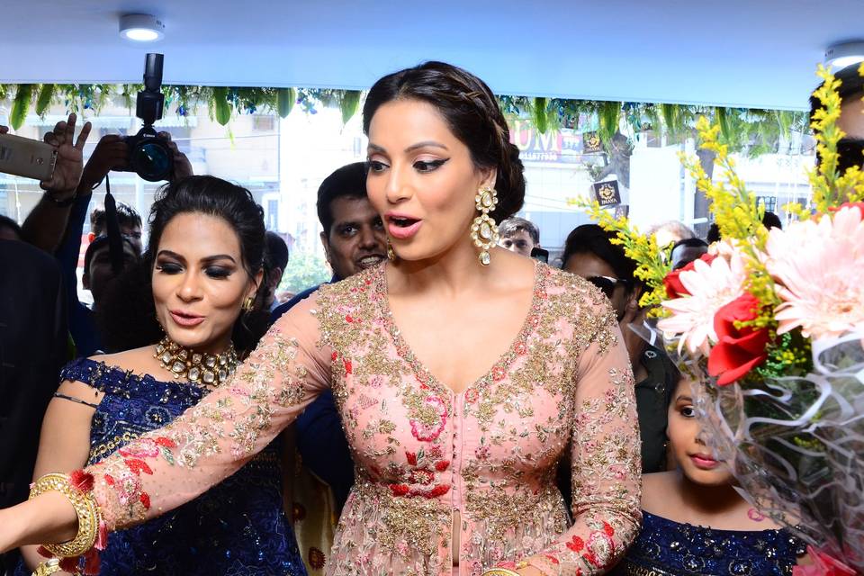 BIpasha Basu at Inaya