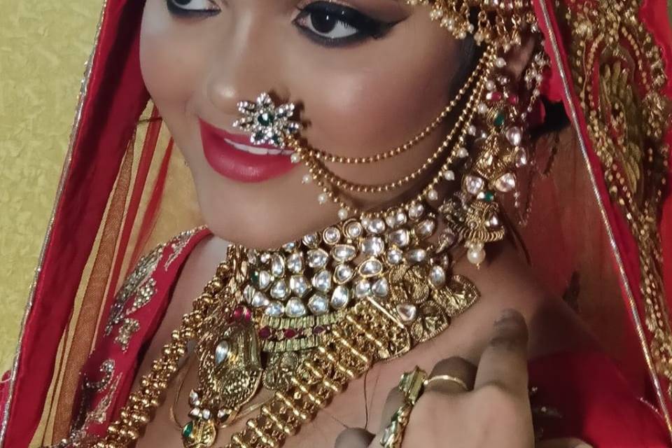 Ami Sagar Makeup Artist