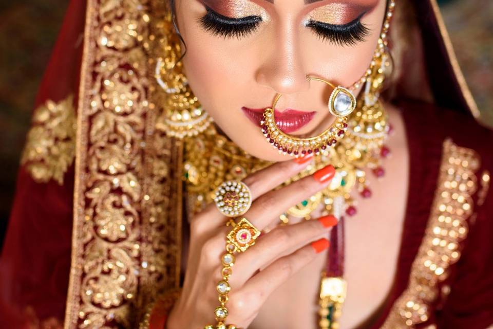 Ami Sagar Makeup Artist