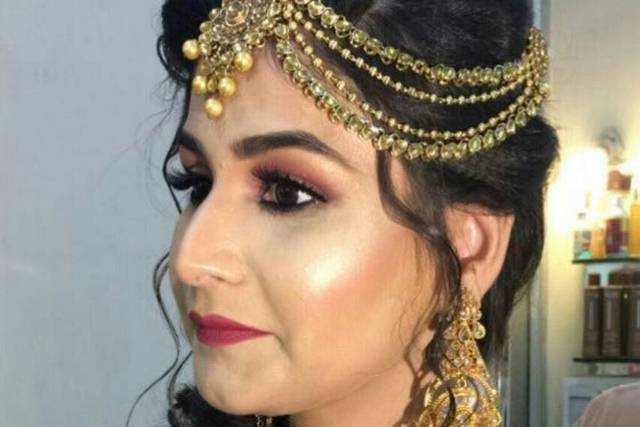 Garima Kapoor - The Makeup Artist