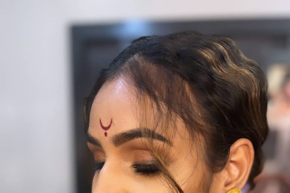 Ash Makeup Magic, Pune