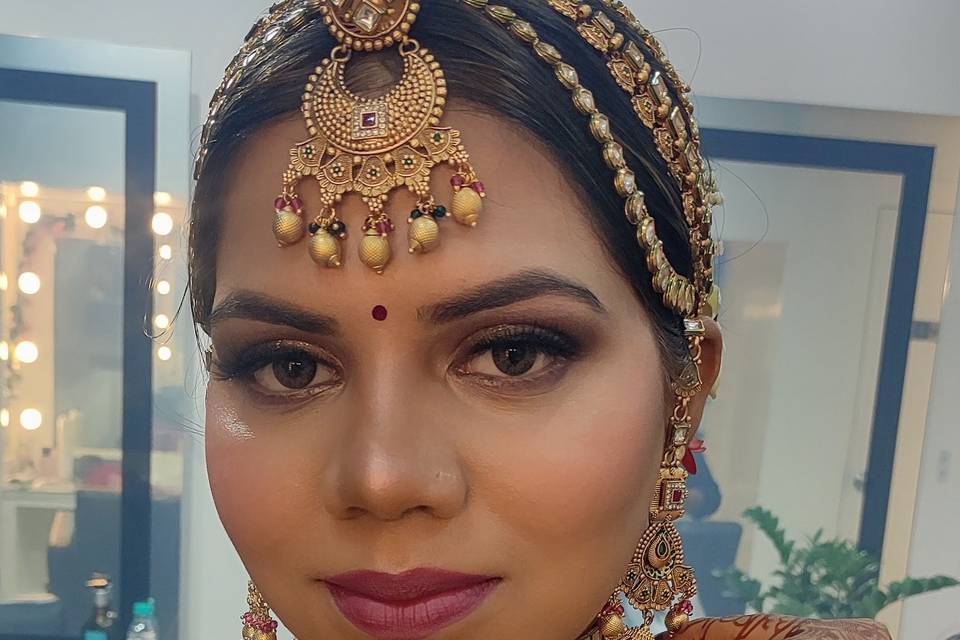 Ash Makeup Magic, Pune