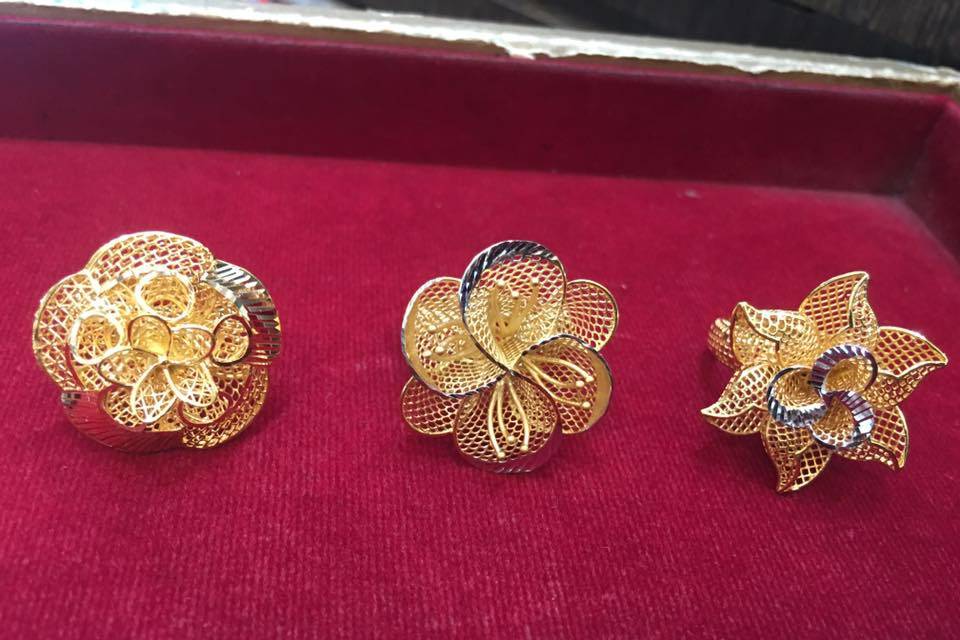 Shri Radhika Jewellers