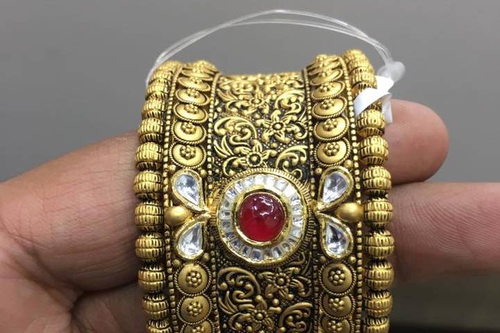 Shri Radhika Jewellers