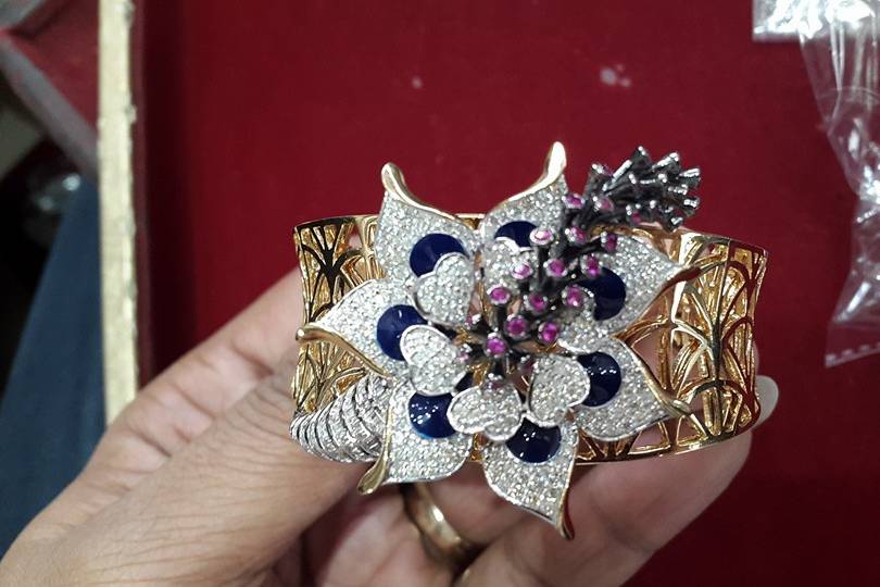 Shri Radhika Jewellers