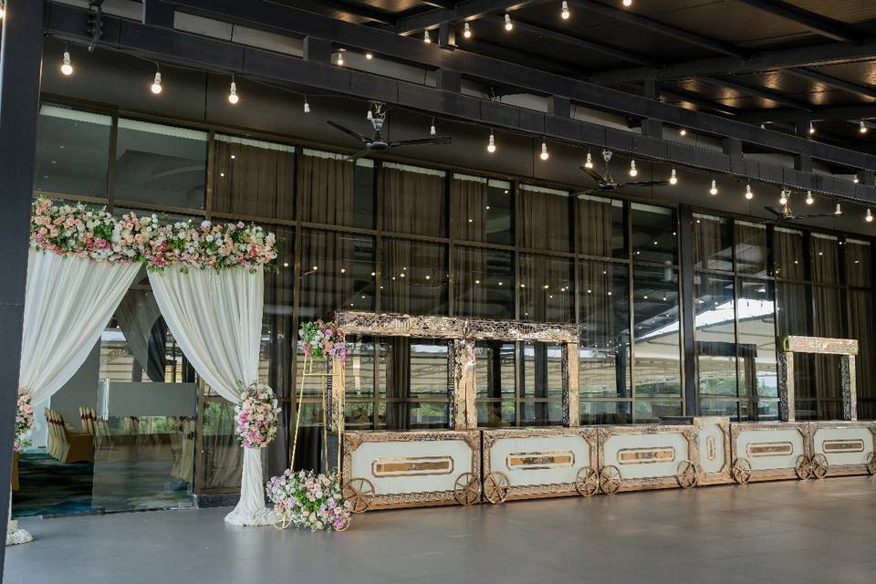 Entrance decor