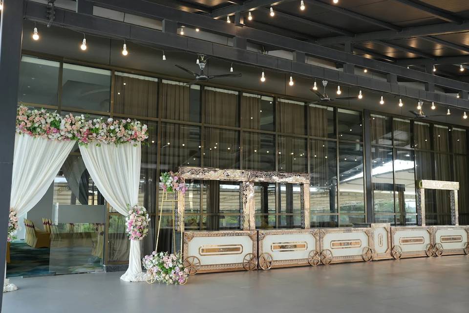 Entrance decor
